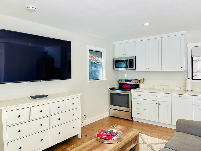 Montair Dr — Photo 13