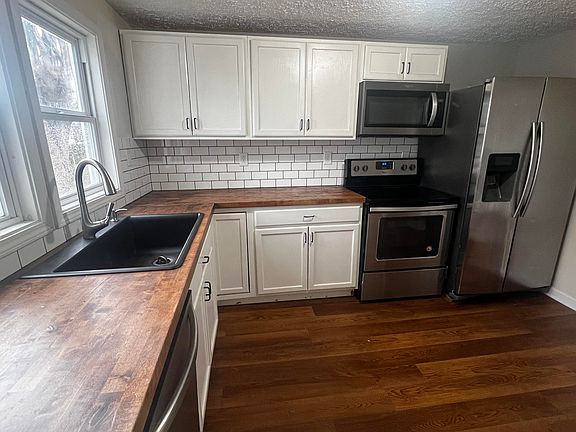 5th image of 204 Anderson St