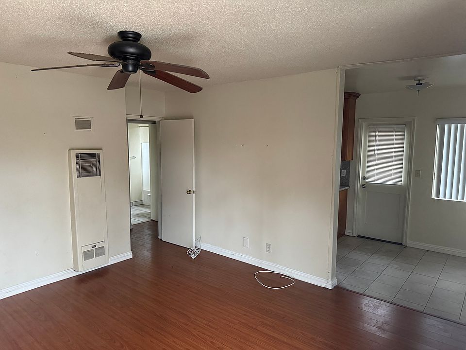1st image of 983 Emerson St #1