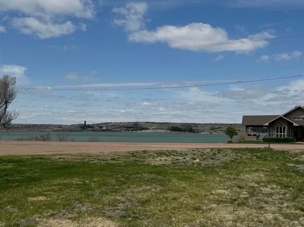 407 S River St, Chamberlain, SD 57325