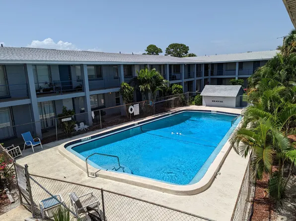 140 Minna Ln APT 101, Merritt Island, FL 32953