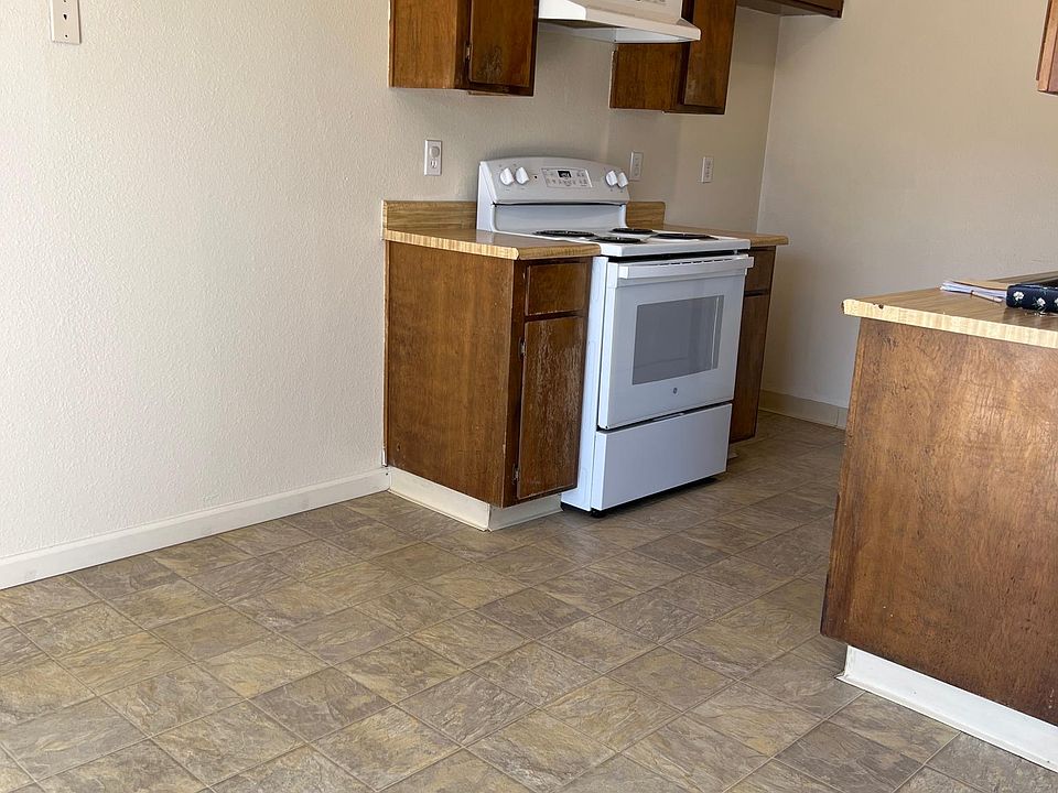 2nd image of 3401 Rochester Ct