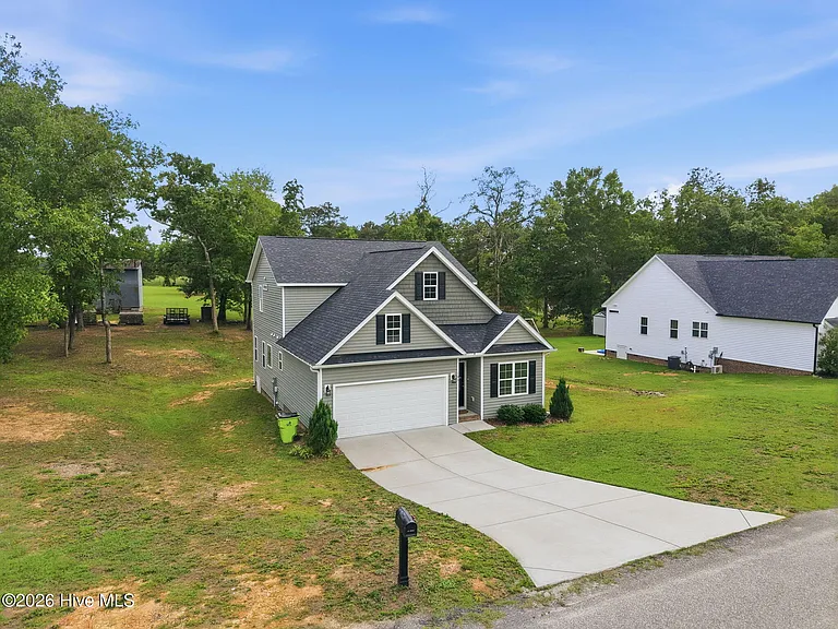 105 Village Dr — Photo 6