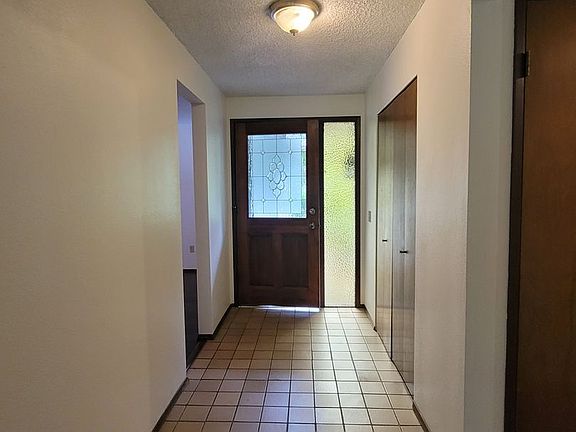 3rd image of 59 NW Bridle Ridge Blvd