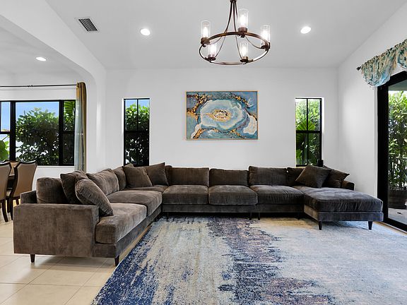 3rd image of 10983 Meridian Drive N
