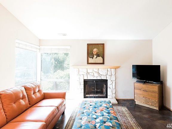 3rd image of 920 30th St NE