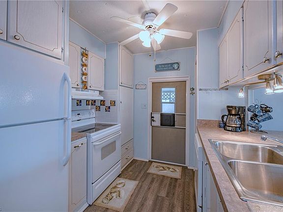 3rd image of 3742 Cherry Ln