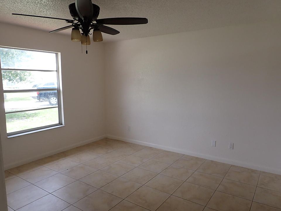 1st image of 499 NE Elmore Street