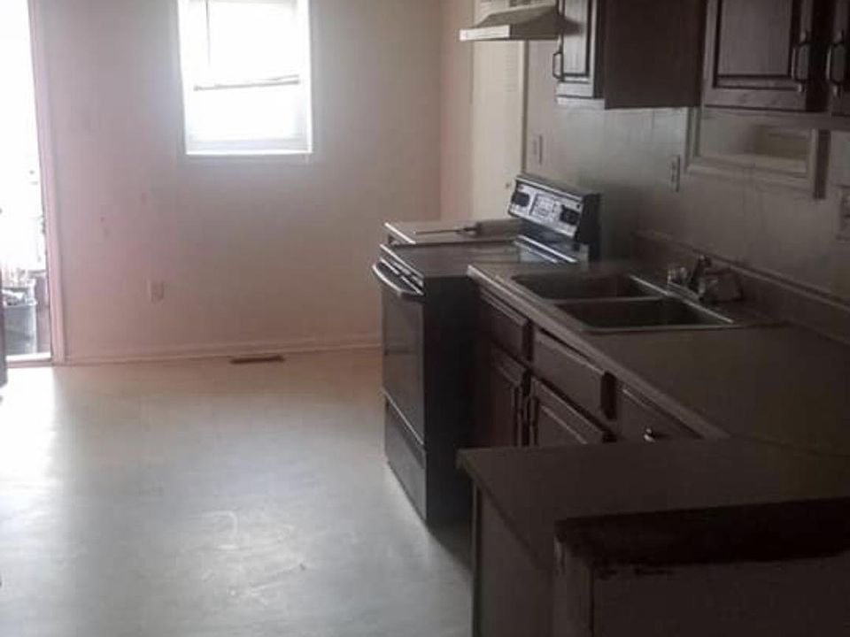 1st image of 813 N Madison St