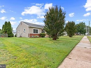 66 Chesterfield Dr, New Castle, DE 19720