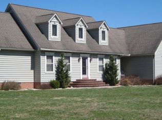 195 Hales Lndg, Elizabeth, WV 26143