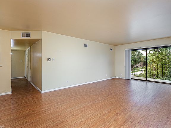 5th image of 5840 W 104th St APT 214