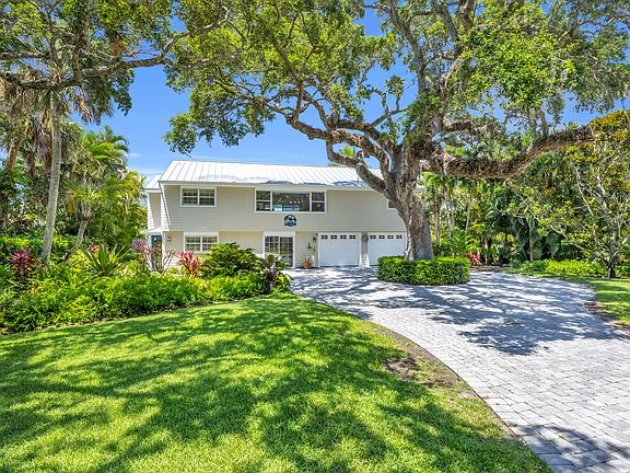 2nd image of 376 Live Oak Drive