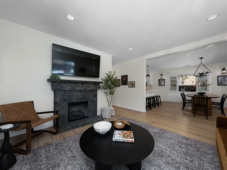 4062 Goldfinch St — Photo 19