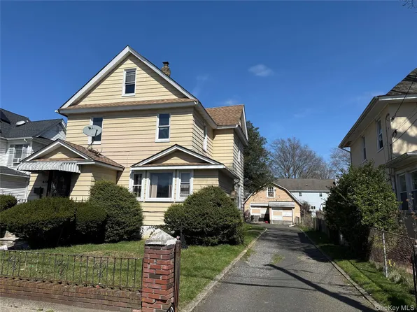 50 CHARLES Street, Roosevelt, NY 11575