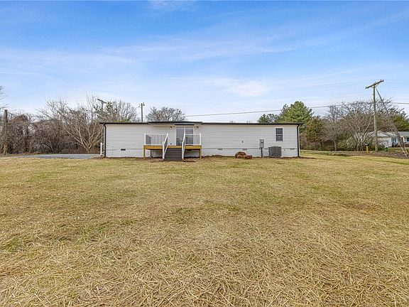 4th image of 139 Davis Rd