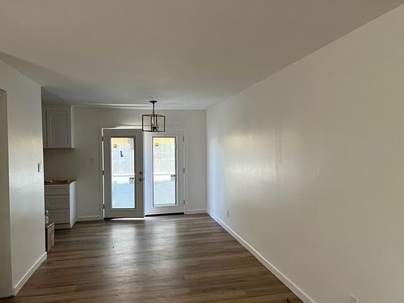 5th image of 412 E Plymouth St