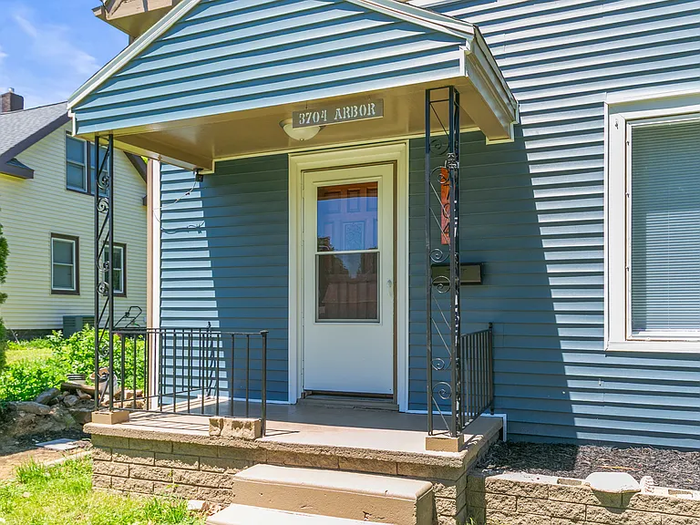 3704 Arbor St — Photo 4