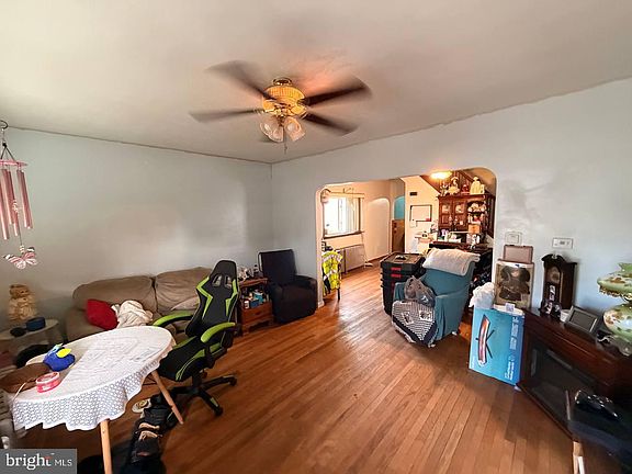 2nd image of 227 W Blaine St