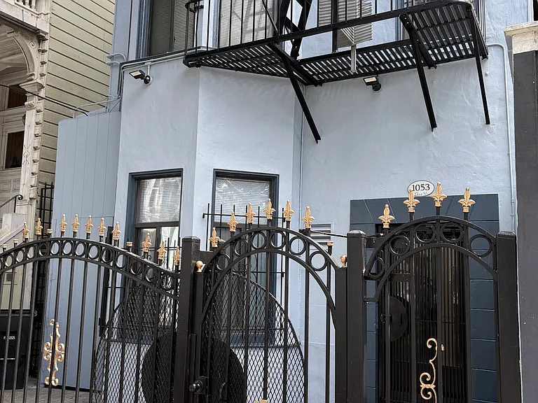 1053 Oak St #201 — Photo 18