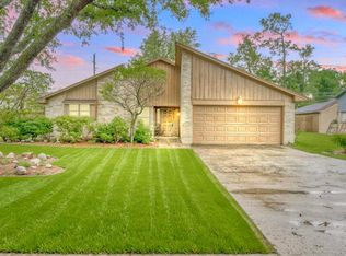 9810 Bayou Woods Dr, Baytown, TX 77521