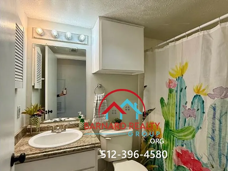 402 Fredericksburg St #16 — Photo 10