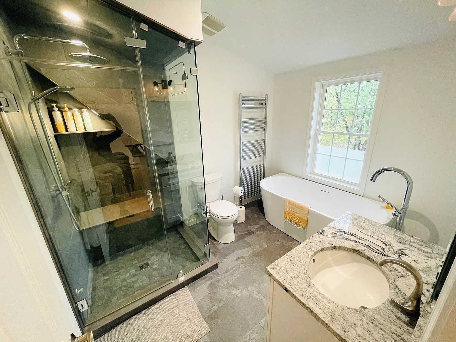 1 bed, 700 sqft, $2,300 — Photo 1