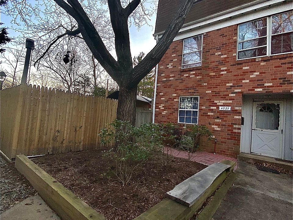 2nd image of 4225 Main St