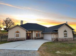 24500 Jacaranda Dr, Tehachapi, CA 93561