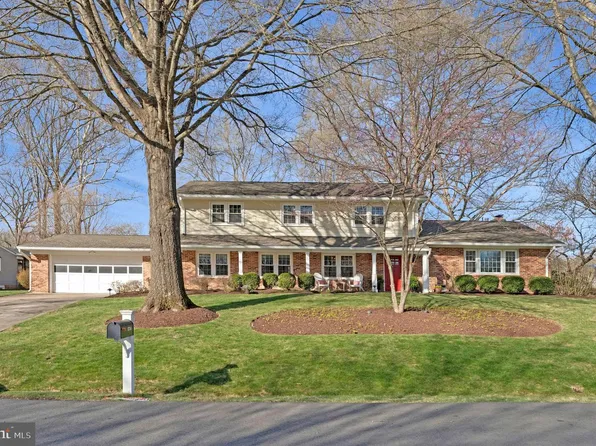 1714 Saddle Ridge Ct, Vienna, VA 22182