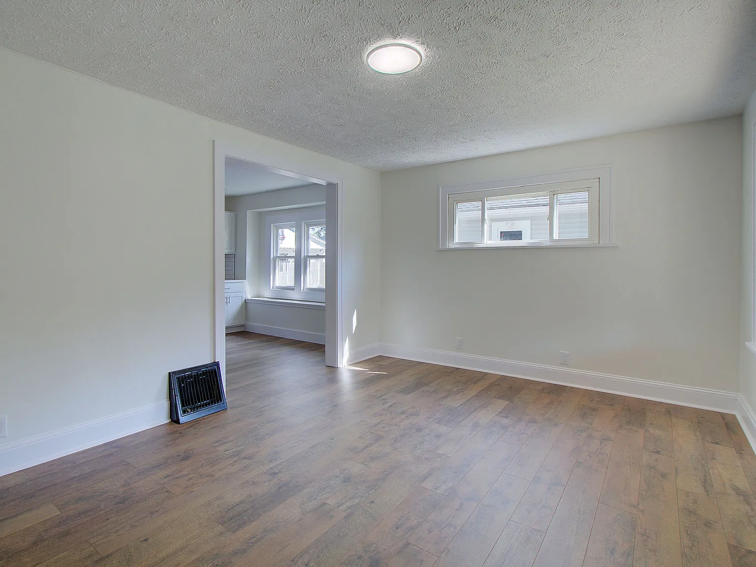 2 bed, 1056 sqft, $1,400 — Photo 3