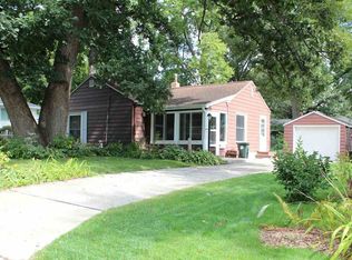 2302 Hickory Ln, Cedar Falls, IA 50613
