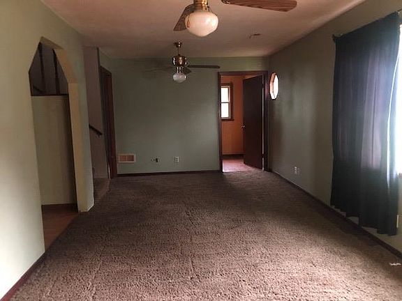 3rd image of 803 N Memorial Blvd