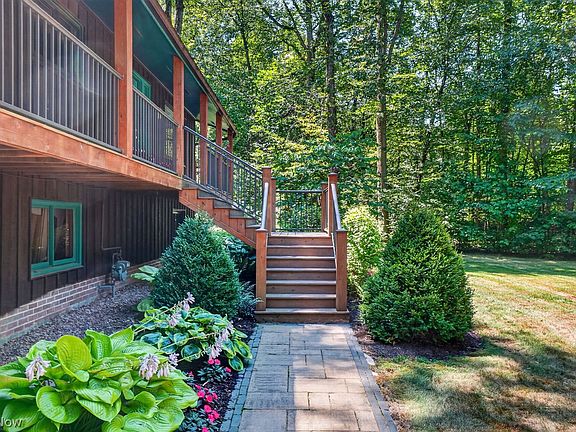 5th image of 8975 Forest Ln