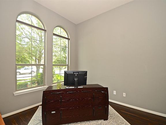 3rd image of 17402 Sandalisle Ln