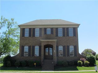 1200 Overton Cir, Gallatin, TN 37066