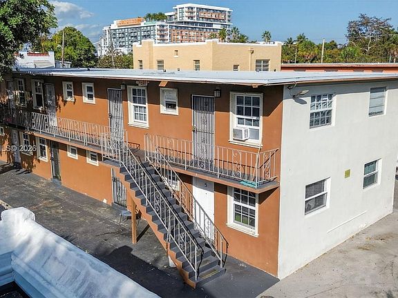 5th image of 1736 NW 19th St