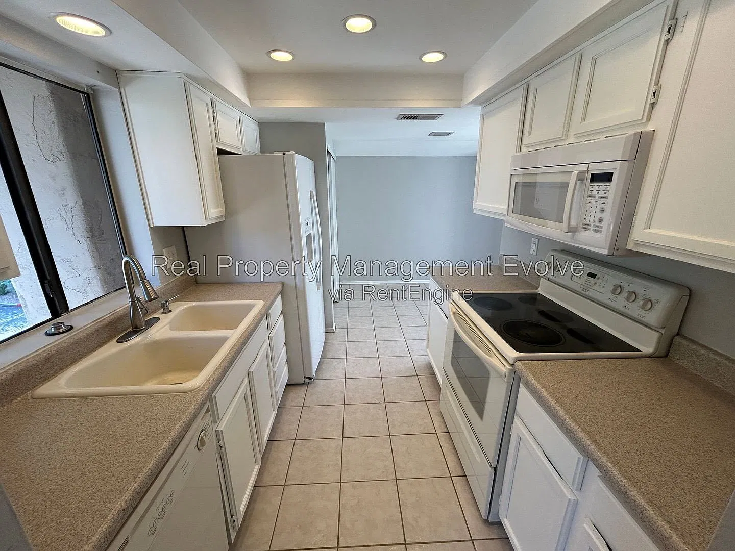 3 bed, 2.0 bath, 1415 sqft, $1,695 — Photo 3