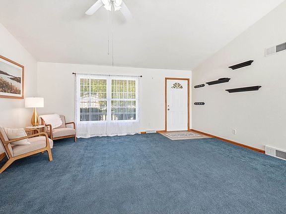 4th image of 2488 Birchwood Dr