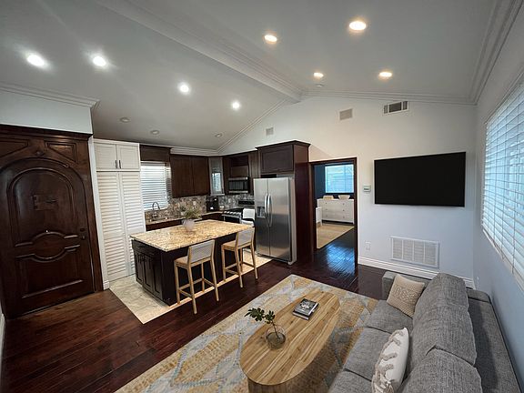 2nd image of 501 N Paulina Ave Unit A