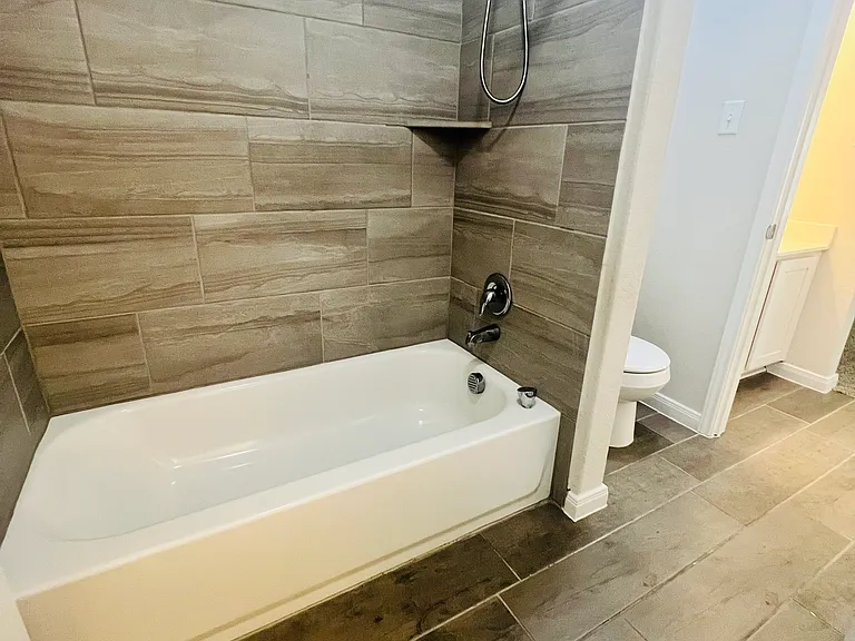 603 Hirsch Trl — Photo 35