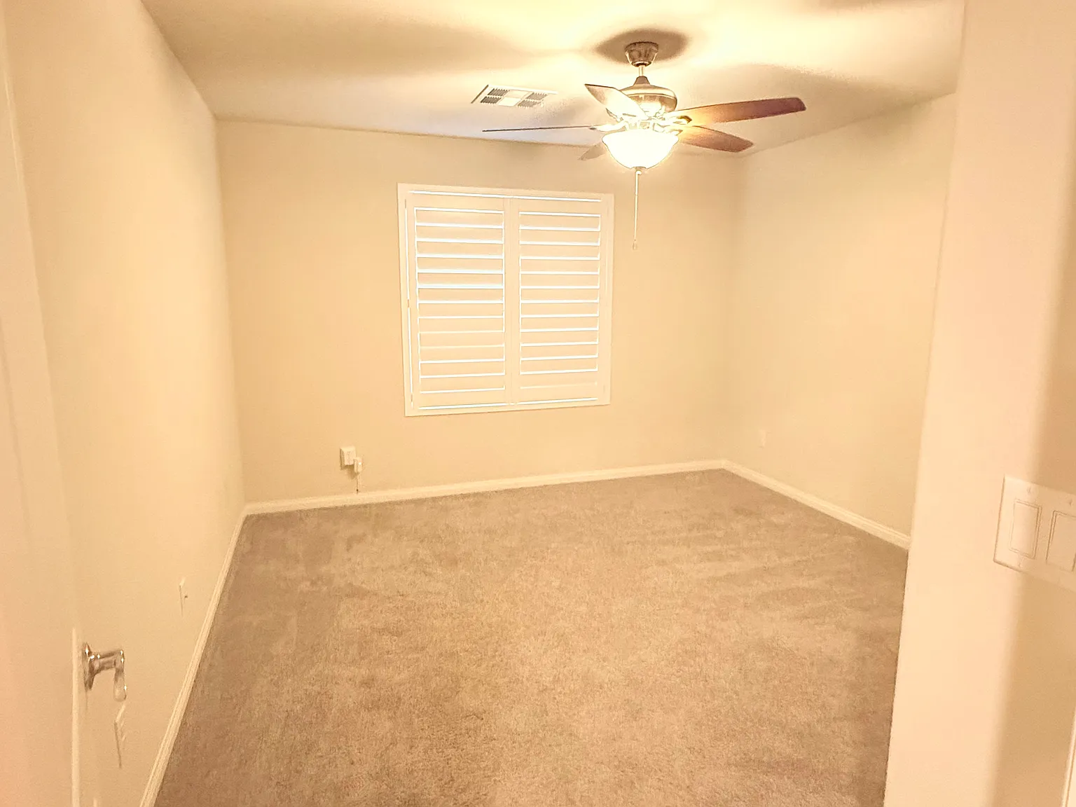 5 bed, 2.5 bath, 2643 sqft, $1,550 — Photo 4