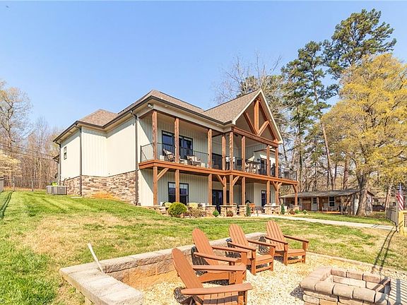 3rd image of 1321 Warf Rd