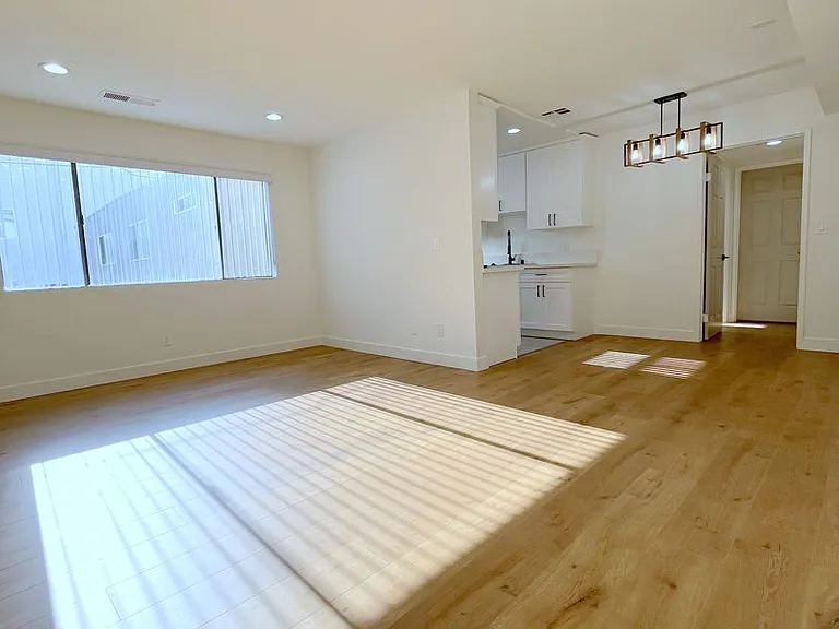 14423 Tiara St #1-10 — Photo 3