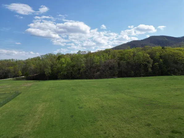 10 Apple Rd, Boones Mill, VA 24065