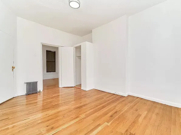 581 East 137th Street image 6 of 11