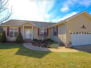 203 Gabrielle Ct, Hurricane, WV 25526