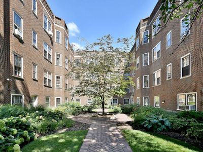 220 S Maple Ave APT 37, Oak Park, IL, 60302