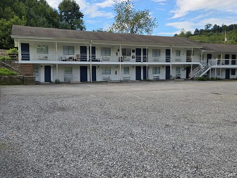 Cherokee- Dellwood Road Apartments — Photo 7