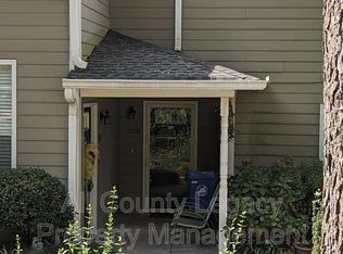 1500 Oakridge Ct, Decatur, GA 30033